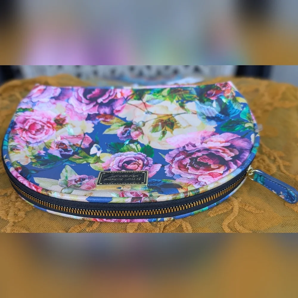BETSEY JOHNSON New York Floral Zippered Make Up Bag NWOT